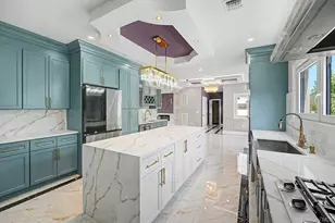 16 Violet Ave, Hicksville, NY 11801 - Photo 5