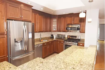 12-27 Diane Place #196 U, Bayside, NY 11360 - Photo 7
