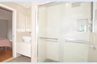 12-27 Diane Place #196 U, Bayside, NY 11360 - Photo 15