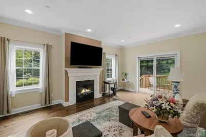 4 Preserve Court, White Plains, NY 10607 - Photo 7