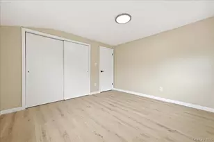 14 Crest Ln, Levittown, NY 11756 - Photo 23