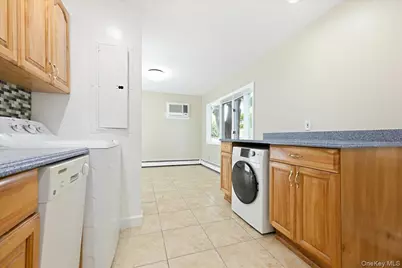 14 Crest Lane, Levittown, NY 11756 - Photo 13