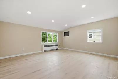 14 Crest Lane, Levittown, NY 11756 - Photo 11