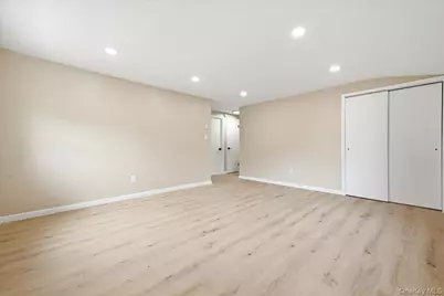 14 Crest Lane, Levittown, NY 11756 - Photo 7