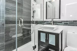 149-62 Powells Cove Blvd, Whitestone, NY 11357 - Photo 19