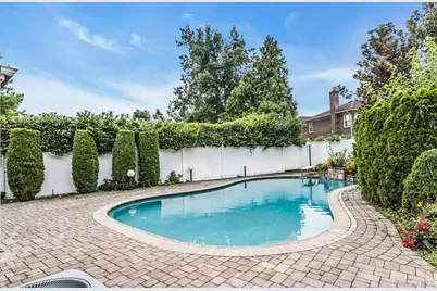 14962 Powells Cove Boulevard, Whitestone, NY 11357 - Photo 25
