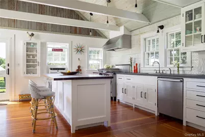 2850 Main Bayview Road, Southold, NY 11971 - Photo 9