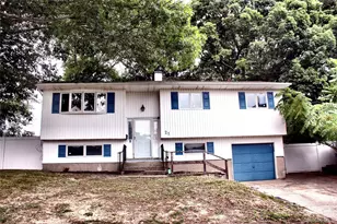 21 University Dr, Ronkonkoma, NY 11779 - Photo 3