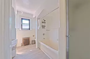 398 Bauer Pl, Mineola, NY 11501 - Photo 13