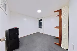 398 Bauer Pl, Mineola, NY 11501 - Photo 17