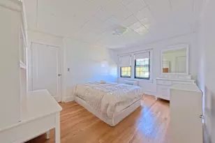 398 Bauer Pl, Mineola, NY 11501 - Photo 11