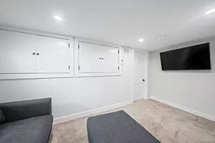 36 Mayflower Ave, Smithtown, NY 11787 - Photo 23