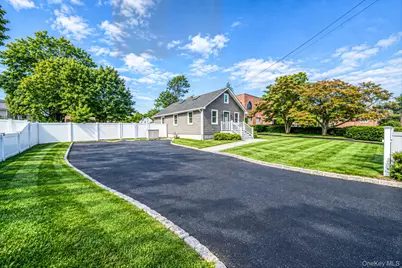 36 Mayflower Avenue, Smithtown, NY 11787 - Photo 3
