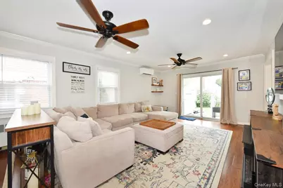 374 Andrews Road, Mineola, NY 11501 - Photo 9