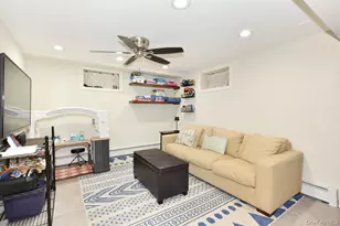 374 Andrews Rd, Mineola, NY 11501 - Photo 27
