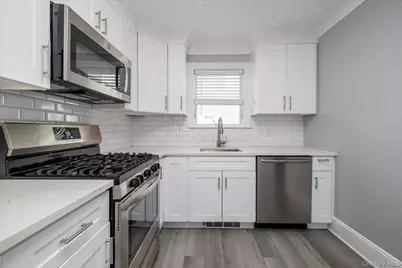 121 Raymond Street #1st, Rockville Centre, NY 11570 - Photo 11