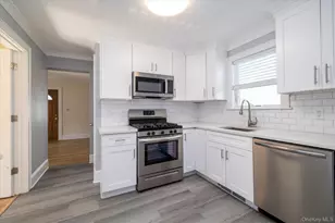 121 Raymond St, Rockville Centre, NY 11570 - Photo 9