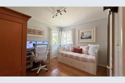 271 Terry Road, Smithtown, NY 11787 - Photo 15