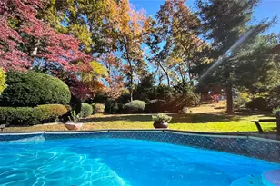 271 Terry Rd, Smithtown, NY 11787 - Photo 9