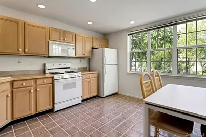 19 Pondview Lane #19, Yonkers, NY 10710 - Photo 11