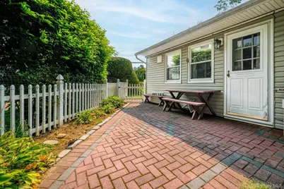 121 Windermere Drive, Yonkers, NY 10710 - Photo 5