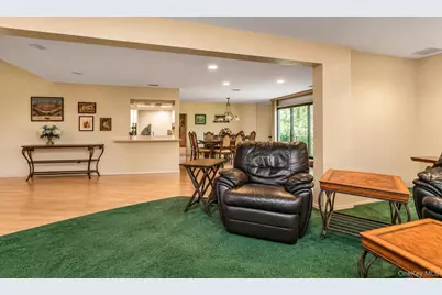 7 Wimbledon Drive, Roslyn, NY 11576 - Photo 13