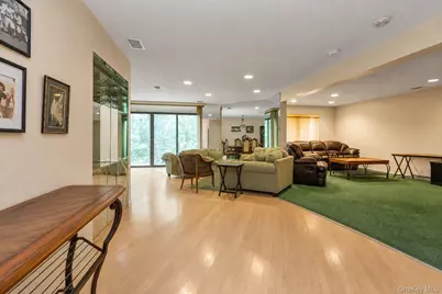 7 Wimbledon Drive, Roslyn, NY 11576 - Photo 3