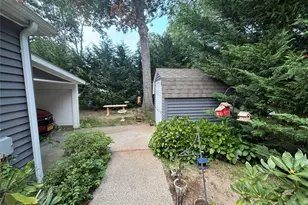 1661 Old Country Rd, Riverhead, NY 11901 - Photo 11