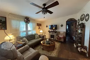 1661 Old Country Rd, Riverhead, NY 11901 - Photo 15