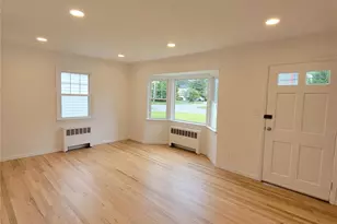 392 3rd Ave, Bayport, NY 11705 - Photo 3