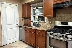 71 Ribbon St, Franklin Square, NY 11010 - Photo 7