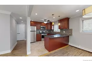 20 Perry Blvd, Lindenhurst, NY 11757 - Photo 3