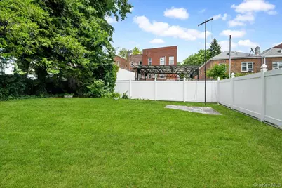 2544 Lurting Avenue, Bronx, NY 10469 - Photo 5