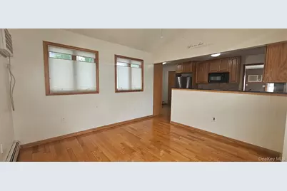 671 Blackstone Ave, East Meadow, NY 11554 - Photo 5
