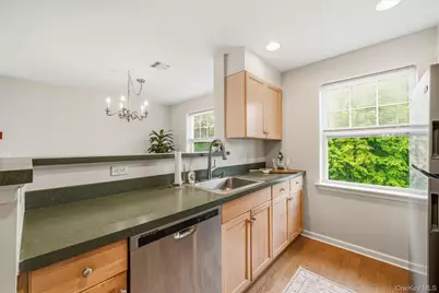 100 Woodcrest Lane #124, Mount Kisco, NY 10549 - Photo 13