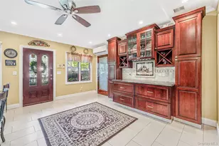 4 Teamster Ln, Levittown, NY 11756 - Photo 23