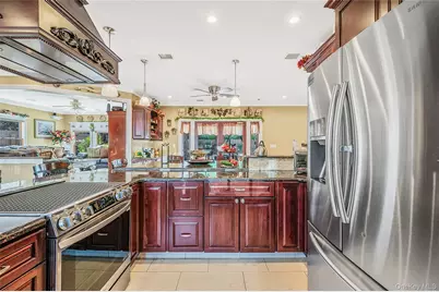 4 Teamster Lane, Levittown, NY 11756 - Photo 17
