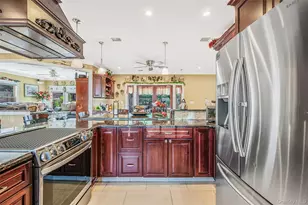 4 Teamster Ln, Levittown, NY 11756 - Photo 17