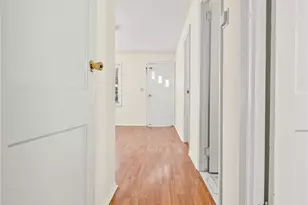 21 Beechwood Ave, Port Washington, NY 11050 - Photo 13
