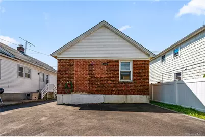 21 Beechwood Avenue, Port Washington, NY 11050 - Photo 5