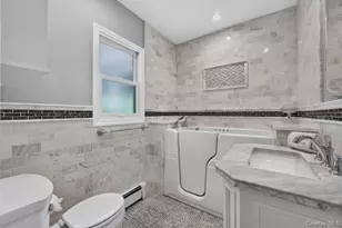 4 Woodleaf Ct, Cold Spring Harbor, NY 11724 - Photo 15
