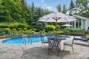 4 Woodleaf Ct, Cold Spring Harbor, NY 11724 - Photo 17