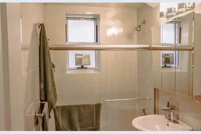21-70 31 Street #3R, Astoria, NY 11105 - Photo 7