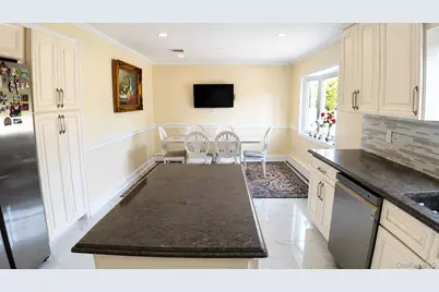 108 Burr Road, East Northport, NY 11731 - Photo 11