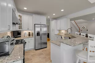 158 Stoneleigh Dr, Riverhead, NY 11901 - Photo 7