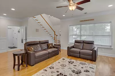 158 Stoneleigh Drive, Riverhead, NY 11901 - Photo 3