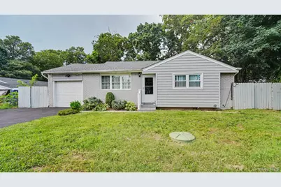 32 Lake Place, Wyandanch, NY 11798 - Photo 1