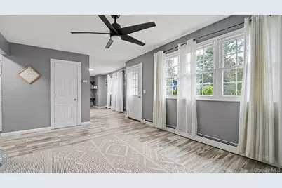 32 Lake Place, Wyandanch, NY 11798 - Photo 3