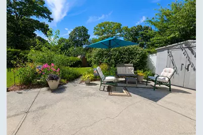 102 Magnolia Drive, Selden, NY 11784 - Photo 23