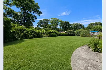 102 Magnolia Drive, Selden, NY 11784 - Photo 21